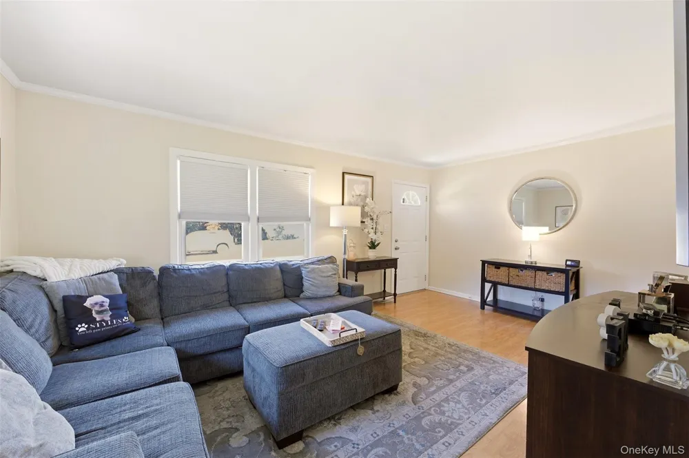 1155 Delmar Avenue Franklin Square, NY 11010