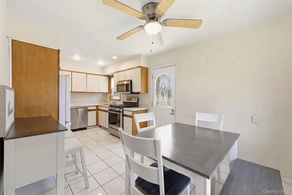 1155 Delmar Avenue Franklin Square, NY 11010
