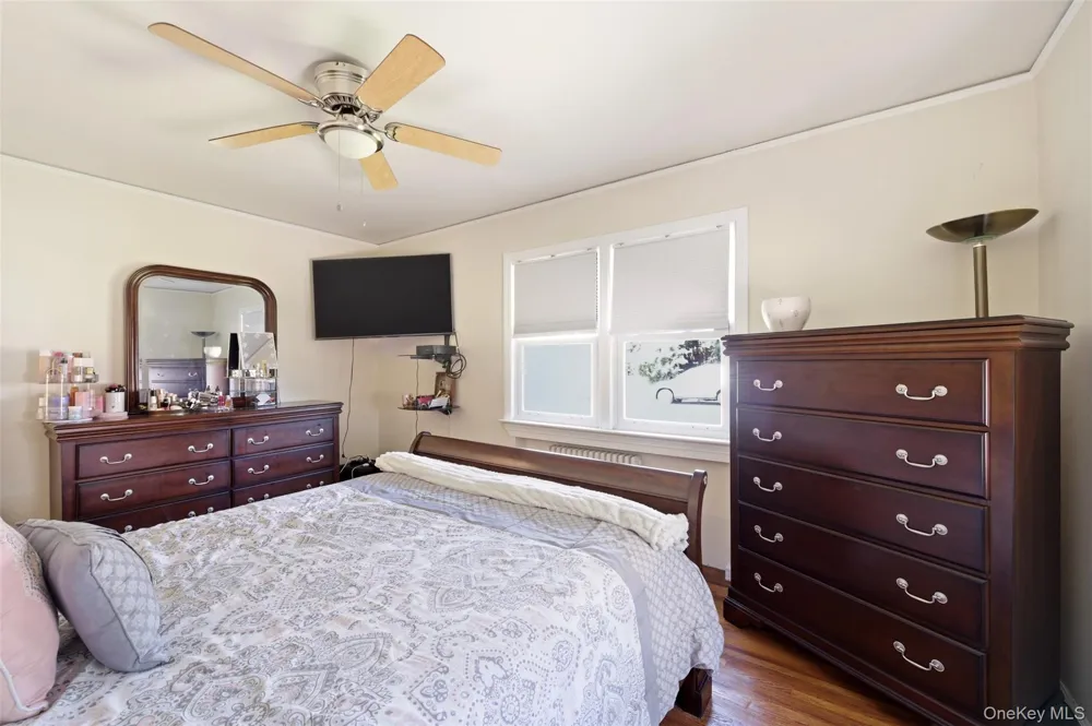 1155 Delmar Avenue Franklin Square, NY 11010