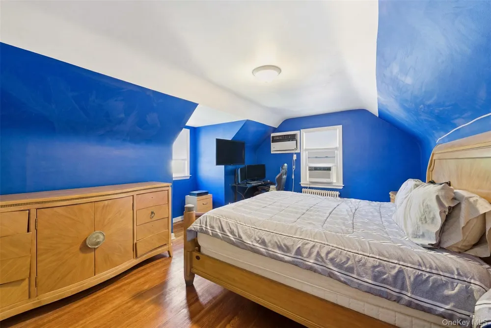 1155 Delmar Avenue Franklin Square, NY 11010