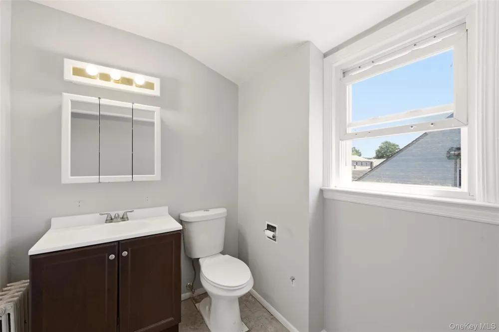 1155 Delmar Avenue Franklin Square, NY 11010