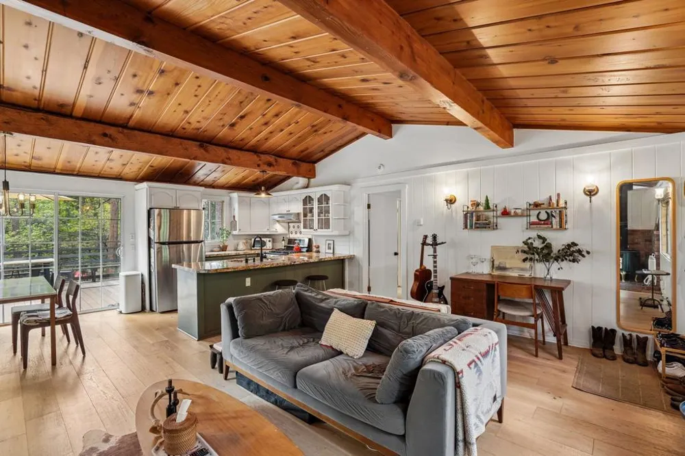 26011 Hemstreet Place Idyllwild, CA 92549