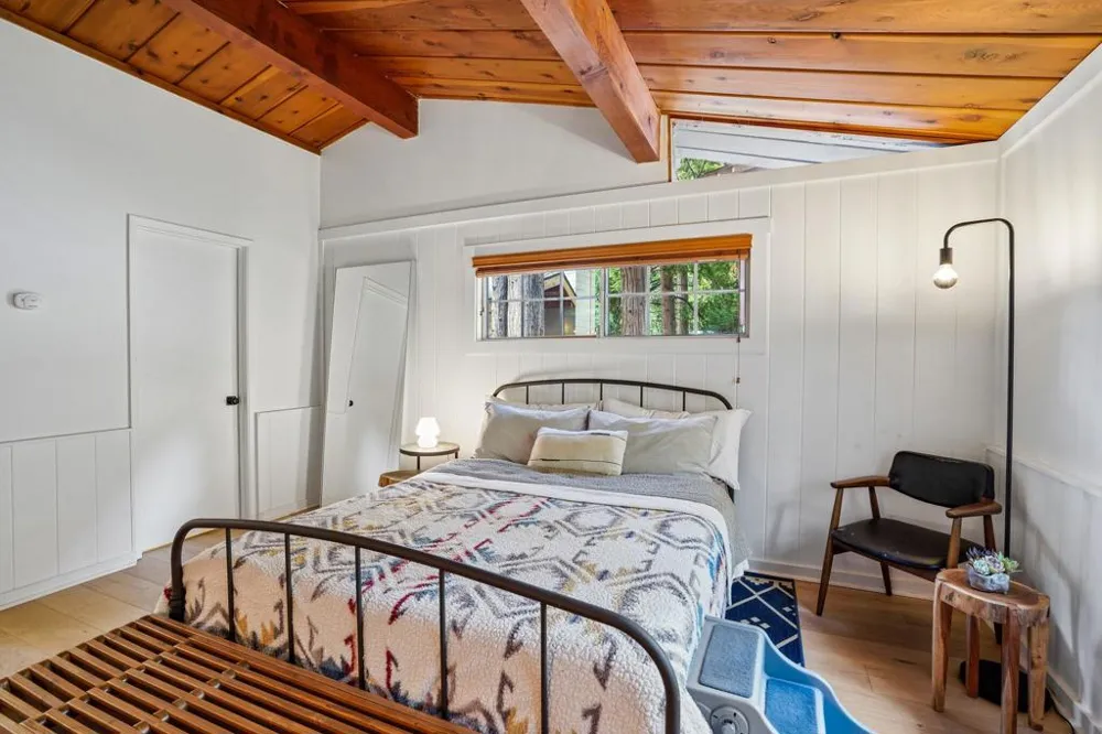 26011 Hemstreet Place Idyllwild, CA 92549
