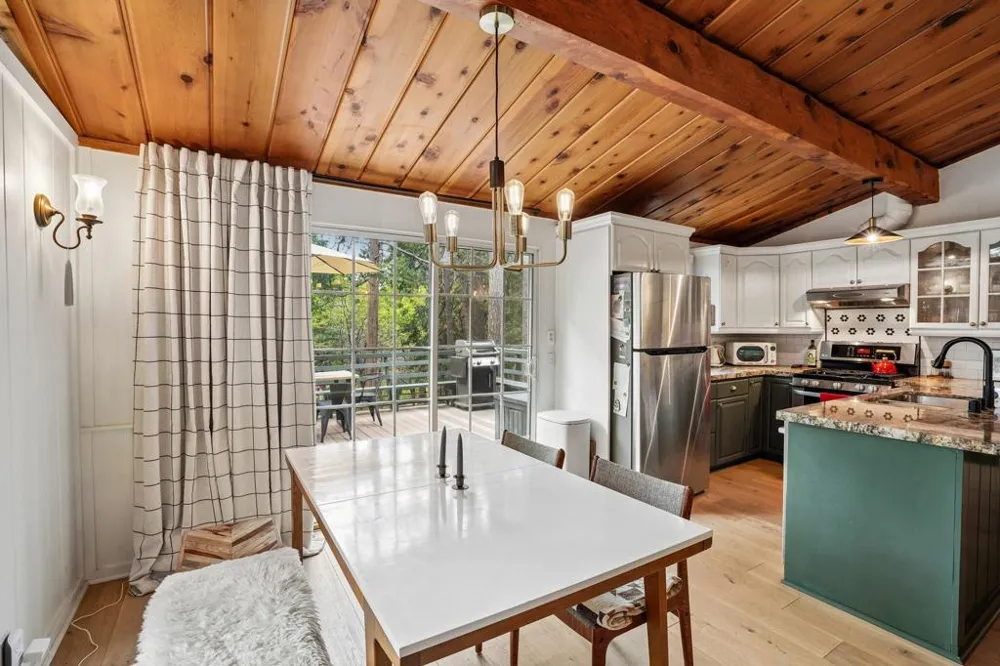 26011 Hemstreet Place Idyllwild, CA 92549