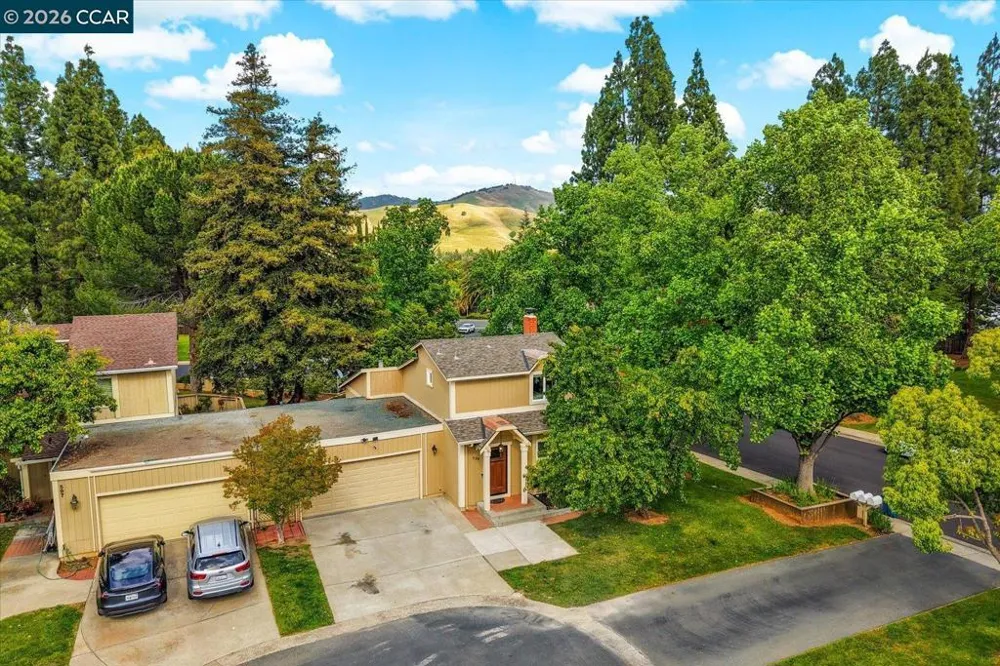 599 Mt Dell Dr Clayton, CA 94517