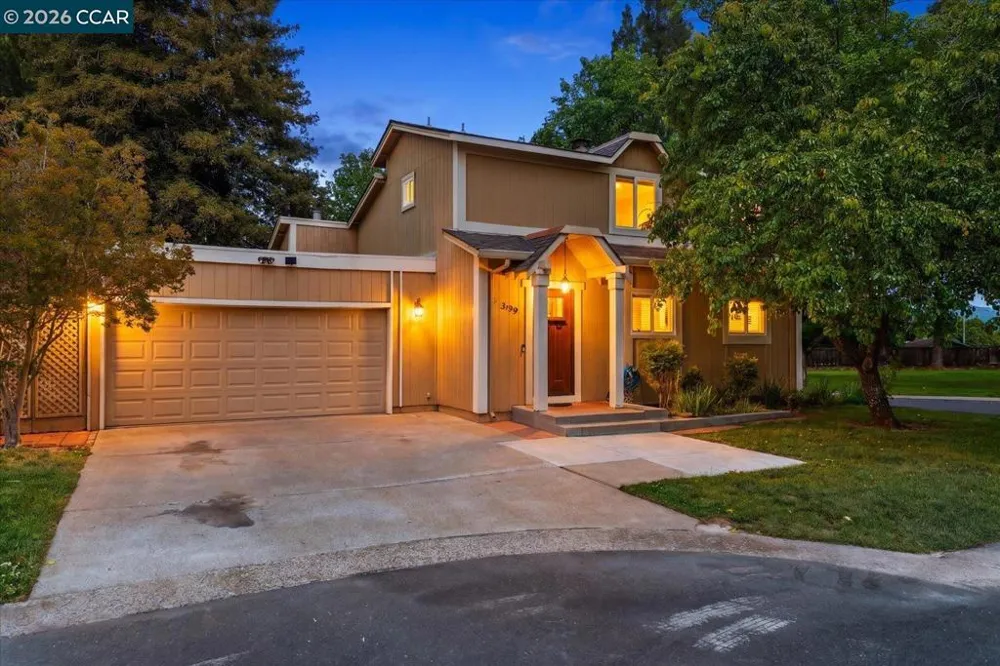 599 Mt Dell Dr Clayton, CA 94517