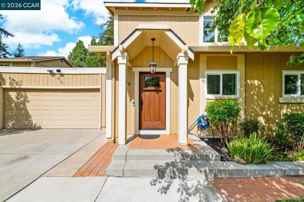 599 Mt Dell Dr Clayton, CA 94517