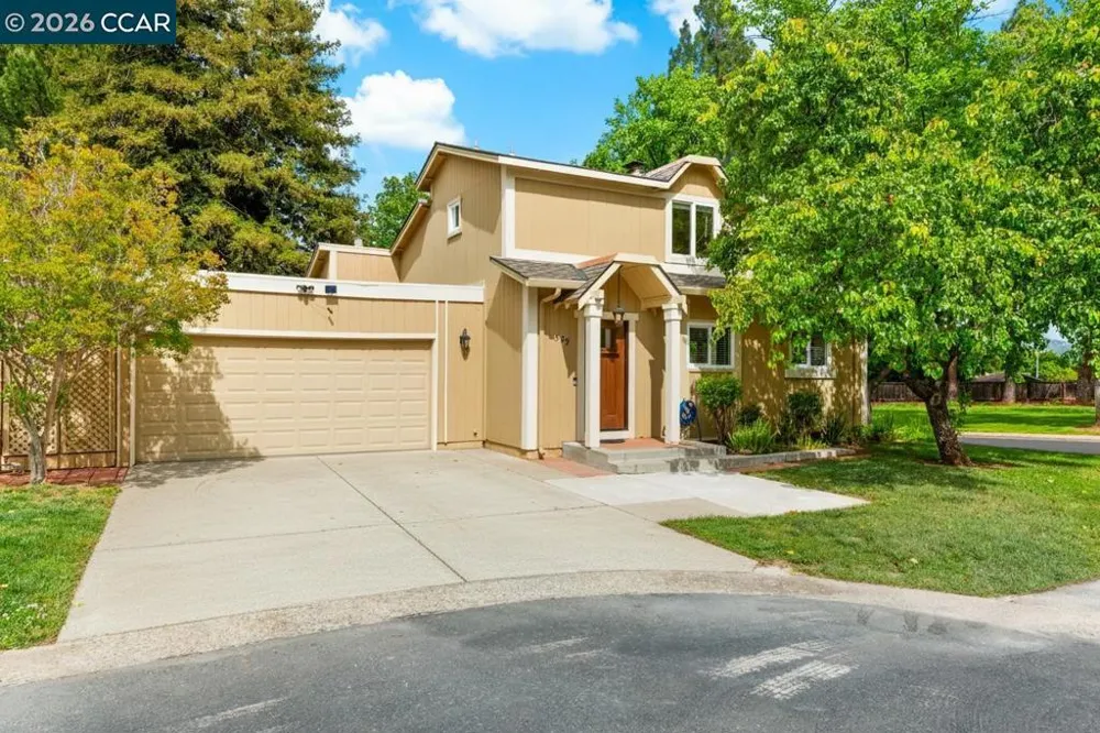 599 Mt Dell Dr Clayton, CA 94517