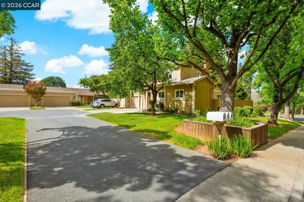 599 Mt Dell Dr Clayton, CA 94517