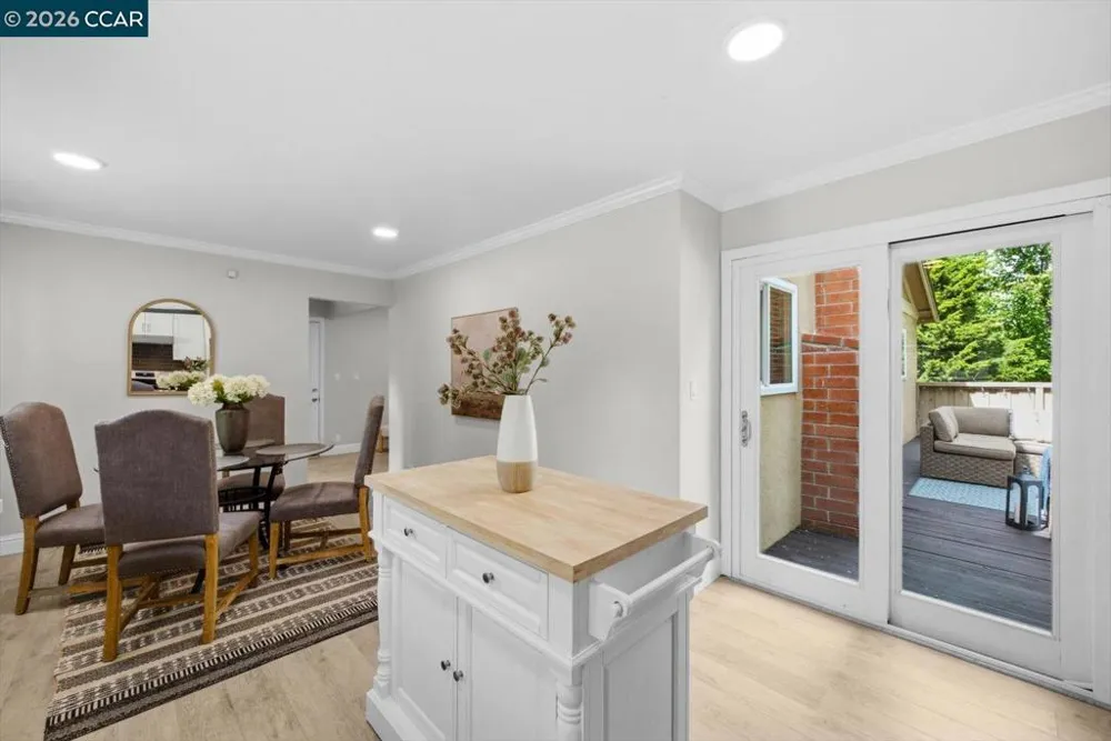 599 Mt Dell Dr Clayton, CA 94517