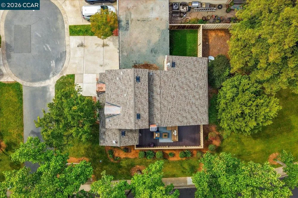 599 Mt Dell Dr Clayton, CA 94517