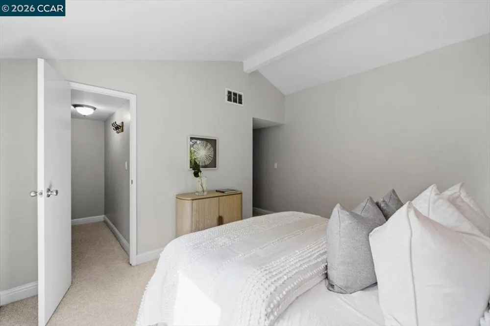 599 Mt Dell Dr Clayton, CA 94517