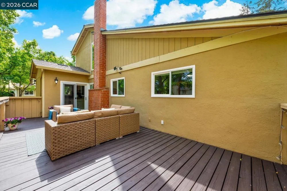 599 Mt Dell Dr Clayton, CA 94517