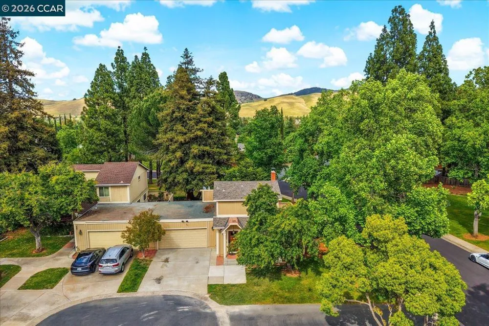 599 Mt Dell Dr Clayton, CA 94517