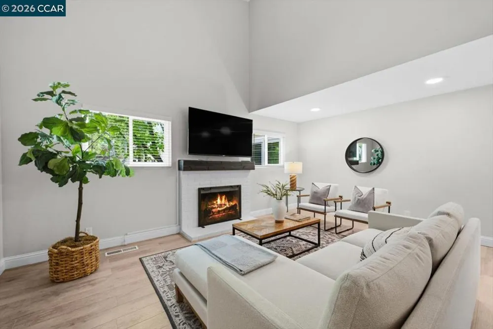 599 Mt Dell Dr Clayton, CA 94517