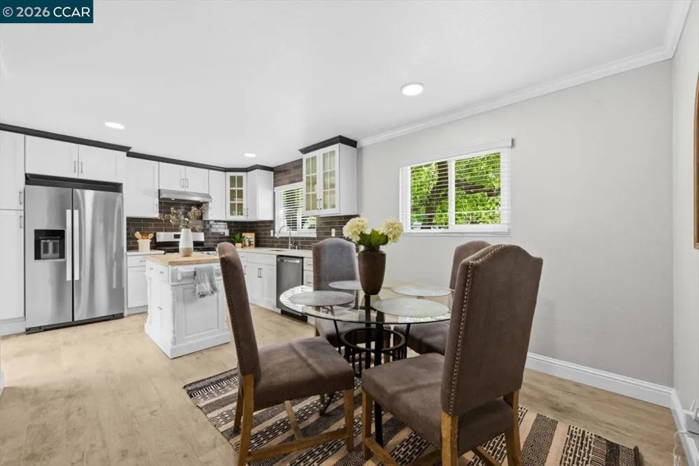 599 Mt Dell Dr Clayton, CA 94517