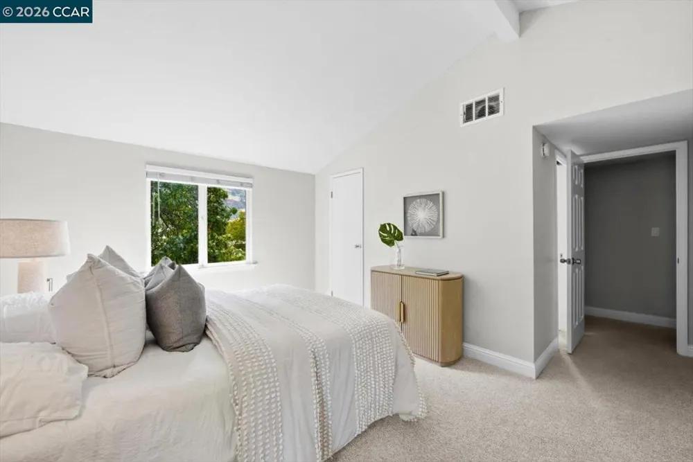 599 Mt Dell Dr Clayton, CA 94517