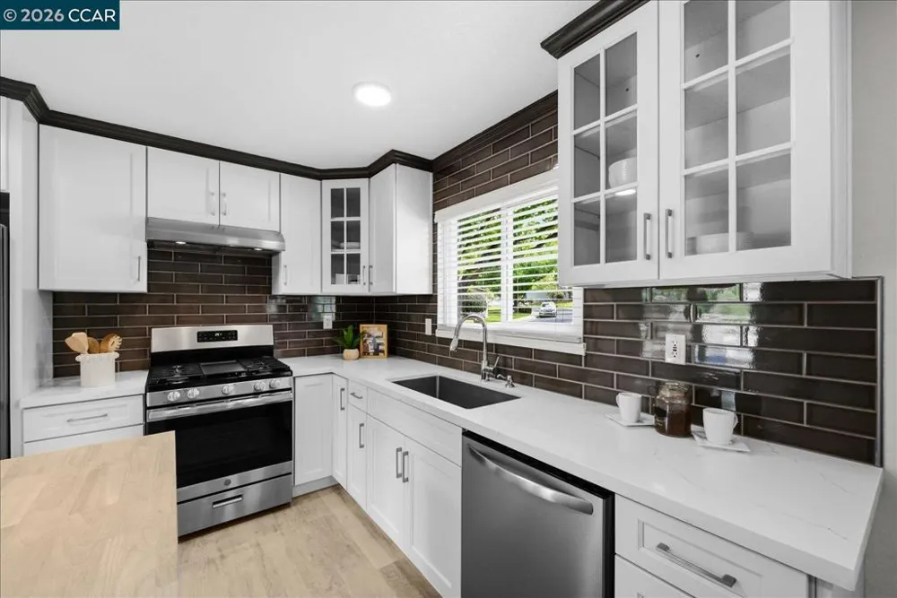599 Mt Dell Dr Clayton, CA 94517
