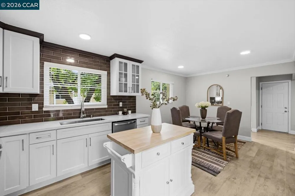 599 Mt Dell Dr Clayton, CA 94517