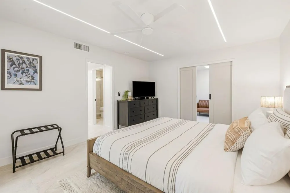 179 Gran Via Palm Desert, CA 92260