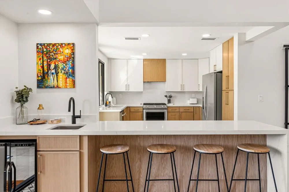 179 Gran Via Palm Desert, CA 92260