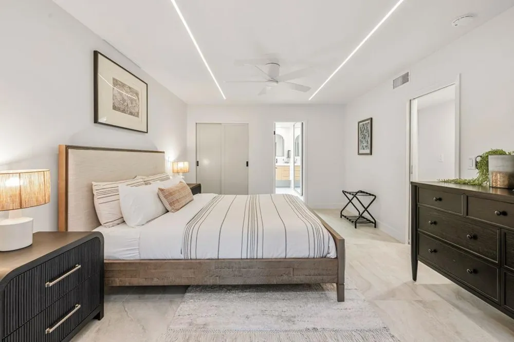 179 Gran Via Palm Desert, CA 92260