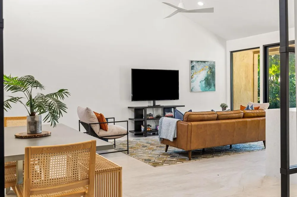 179 Gran Via Palm Desert, CA 92260