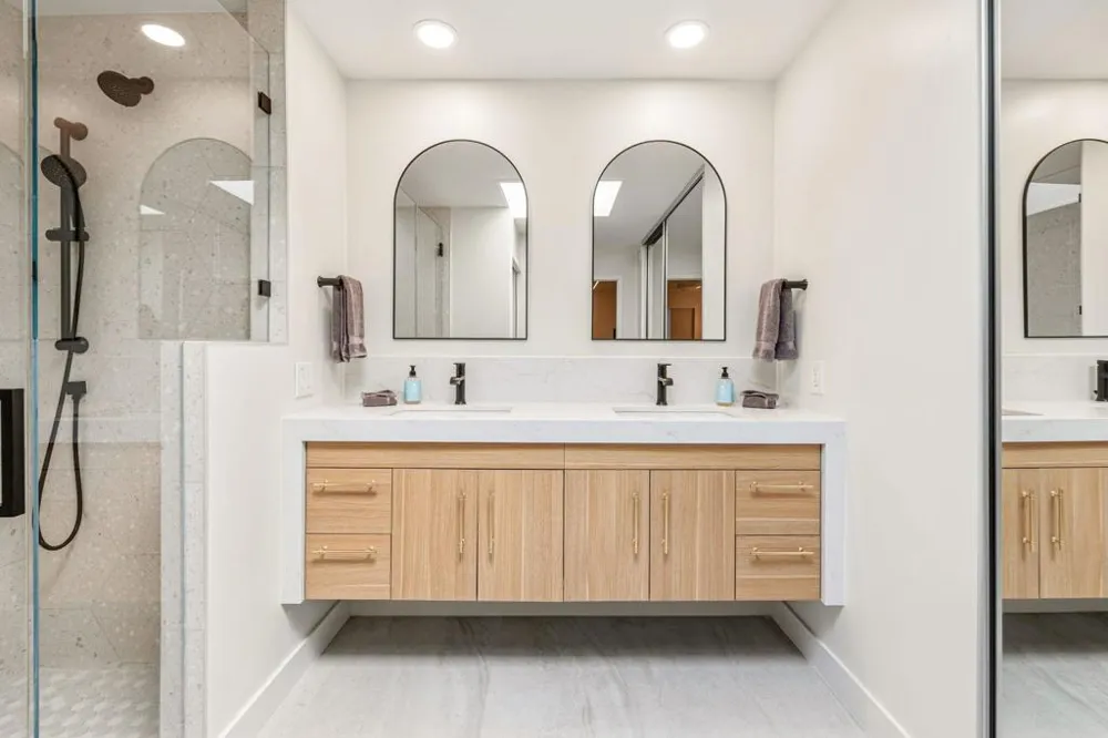 179 Gran Via Palm Desert, CA 92260