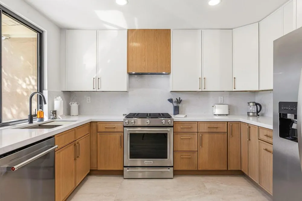 179 Gran Via Palm Desert, CA 92260