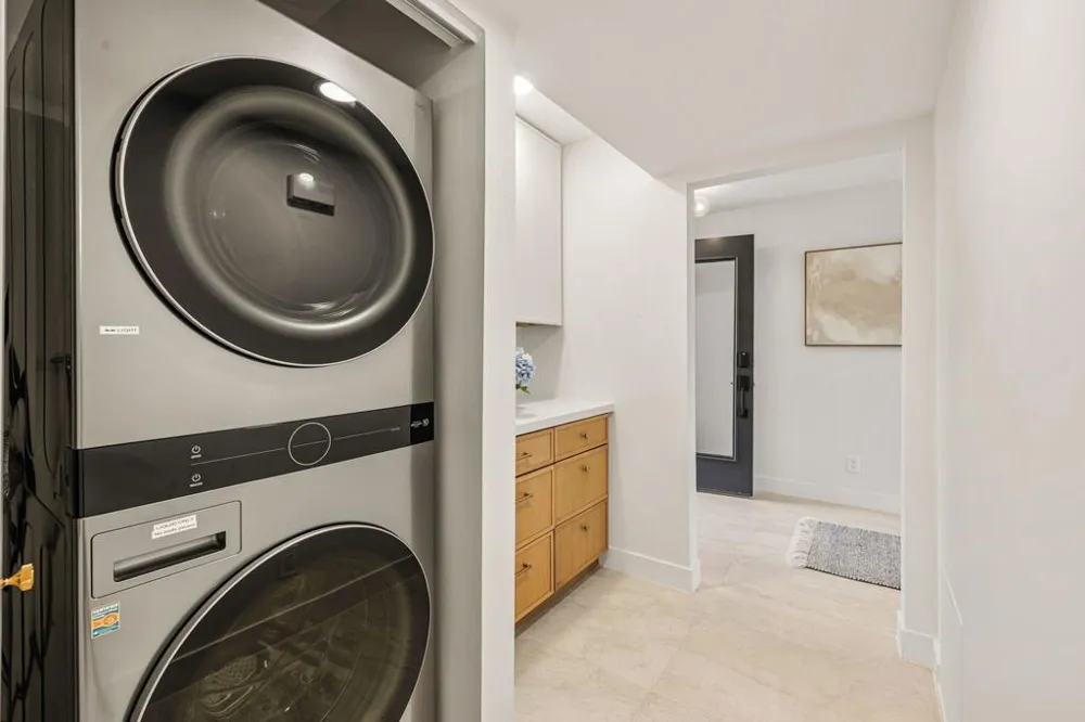 179 Gran Via Palm Desert, CA 92260