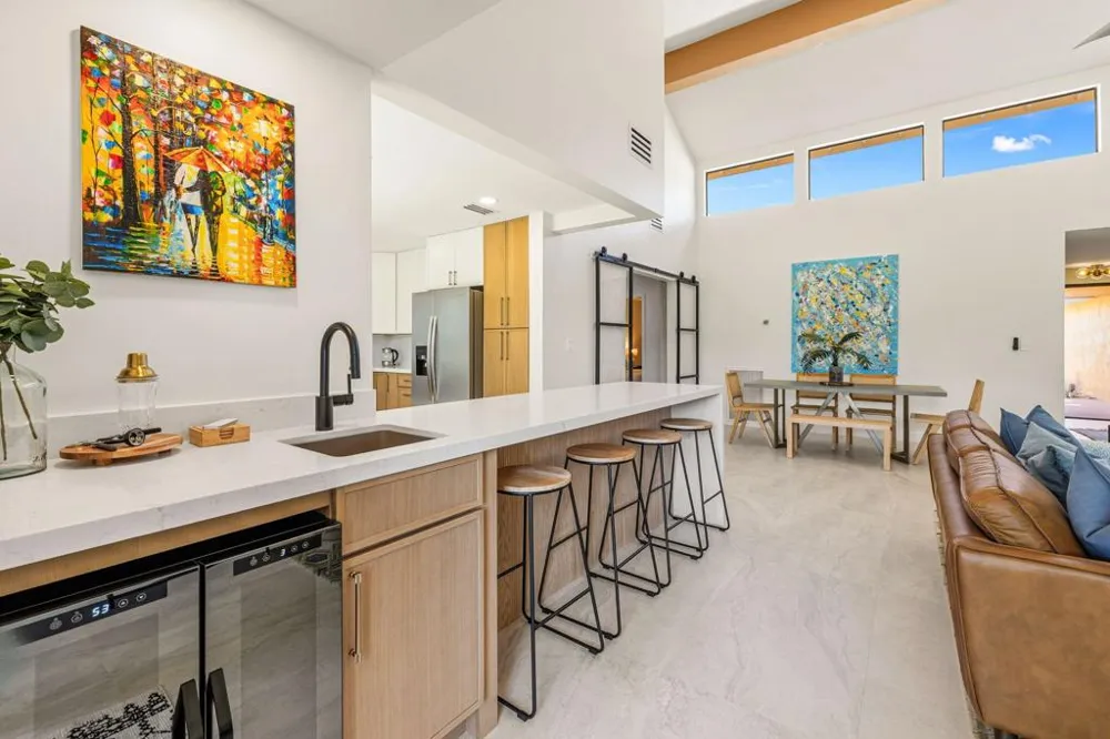 179 Gran Via Palm Desert, CA 92260