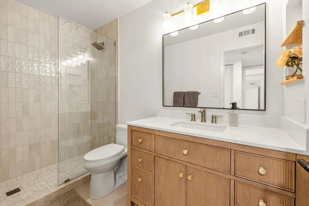 179 Gran Via Palm Desert, CA 92260