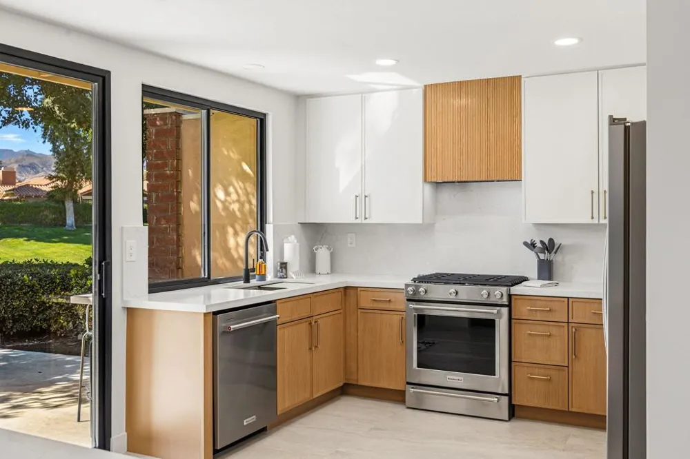 179 Gran Via Palm Desert, CA 92260