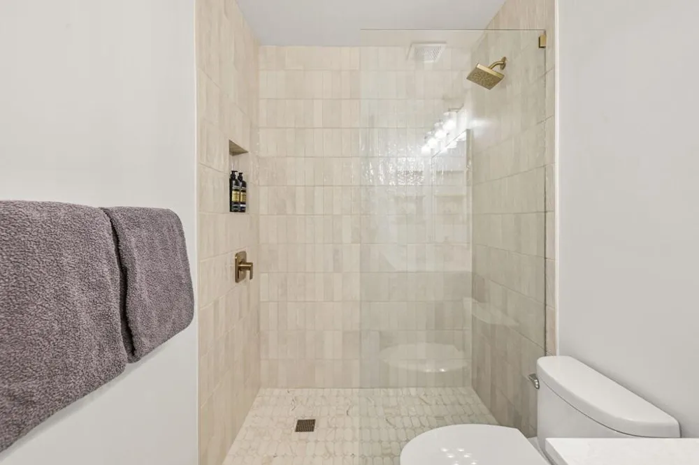 179 Gran Via Palm Desert, CA 92260