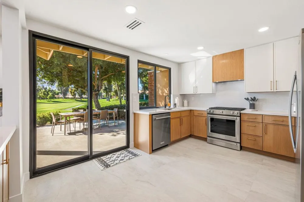 179 Gran Via Palm Desert, CA 92260