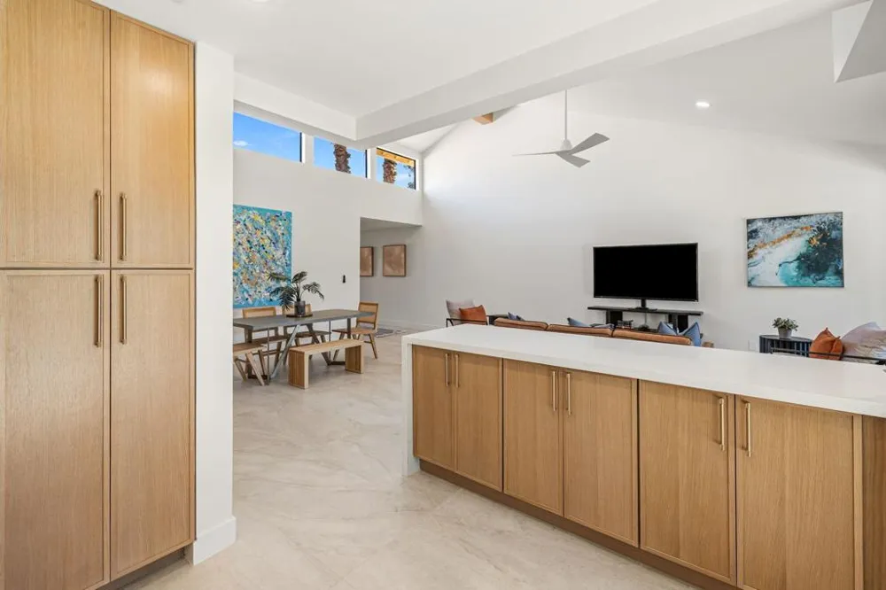 179 Gran Via Palm Desert, CA 92260