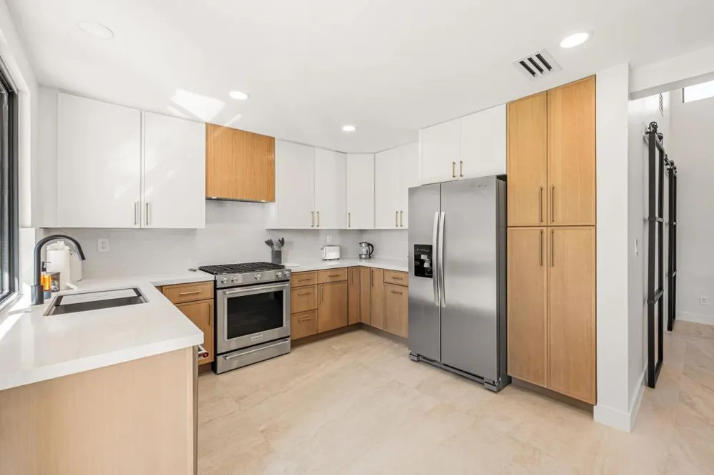 179 Gran Via Palm Desert, CA 92260