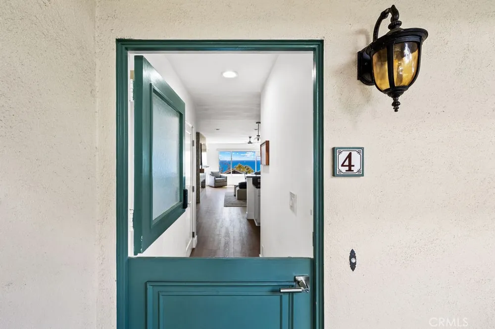 240 Moss #4 Laguna Beach, CA 92651