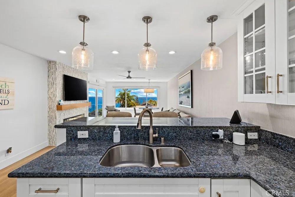 240 Moss #4 Laguna Beach, CA 92651
