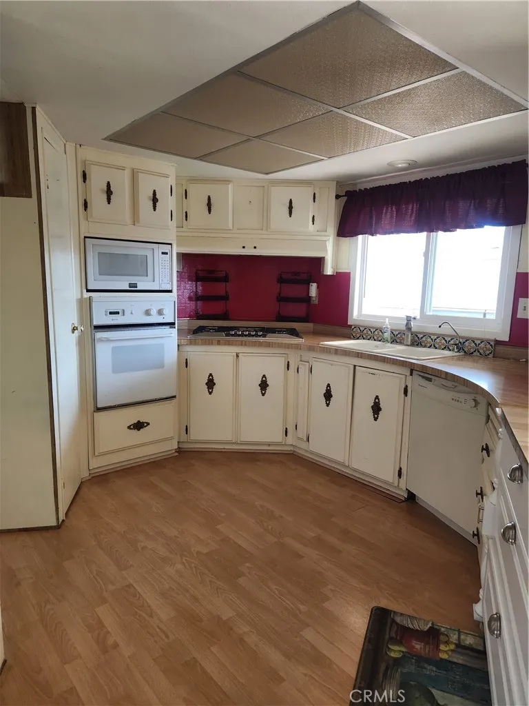 30710 Palmetto Palm Homeland, CA 92548