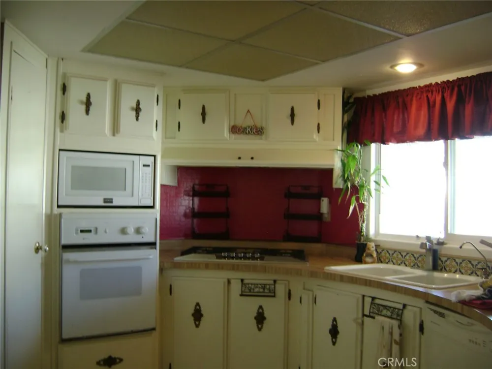 30710 Palmetto Palm Homeland, CA 92548