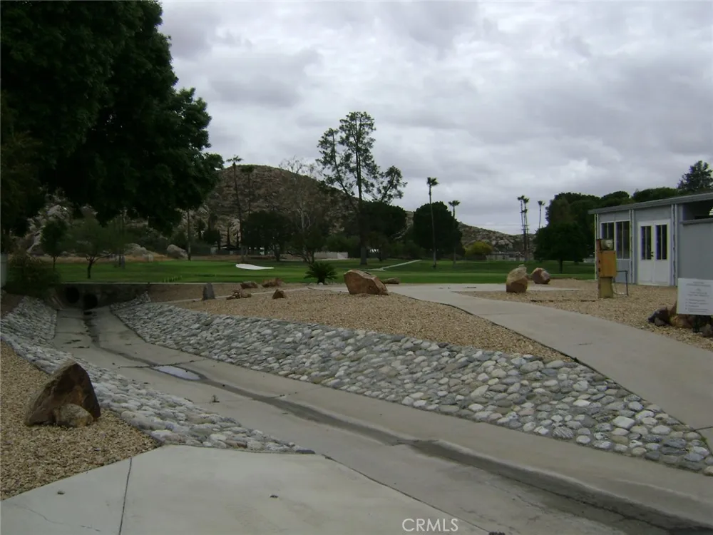 30710 Palmetto Palm Homeland, CA 92548
