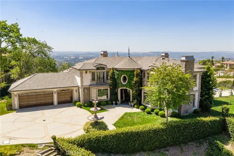 590 Gordon Highlands