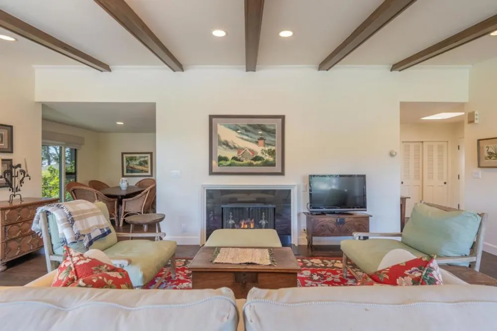 130 Del Mesa Carmel Carmel, CA 93923