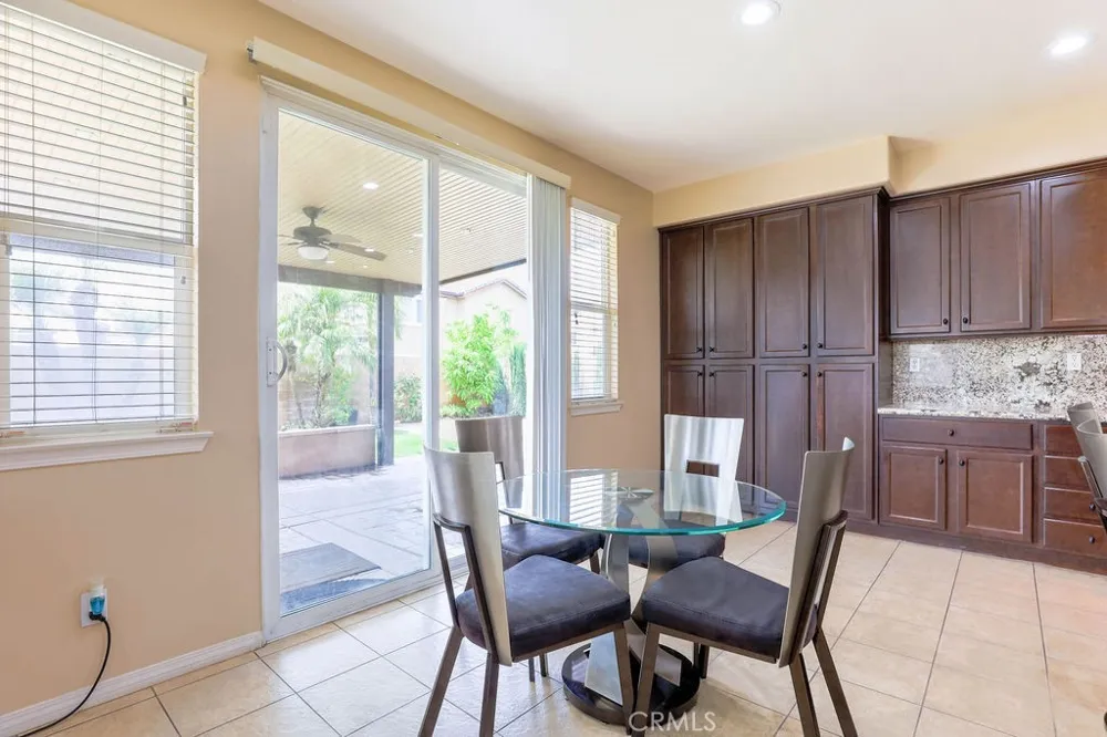 6877 Thistle Street Eastvale, CA 92880