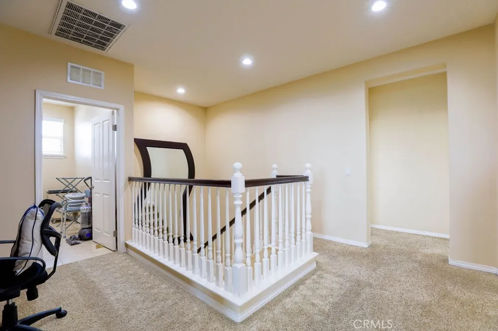 6877 Thistle Street Eastvale, CA 92880