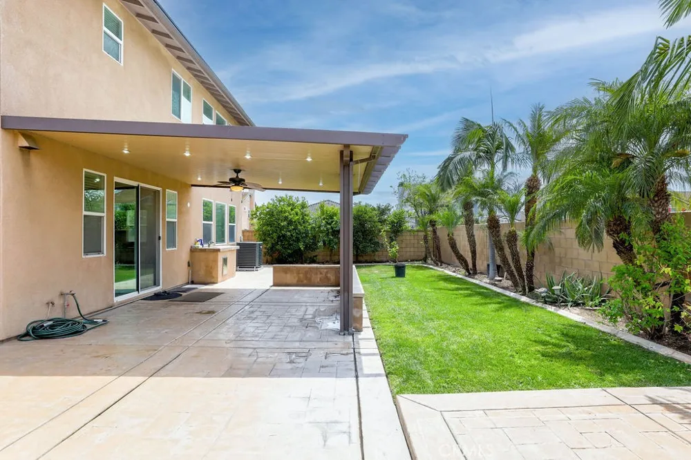 6877 Thistle Street Eastvale, CA 92880