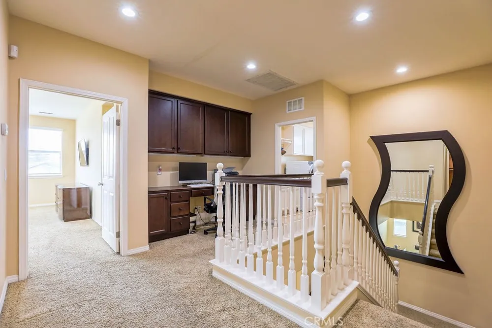 6877 Thistle Street Eastvale, CA 92880