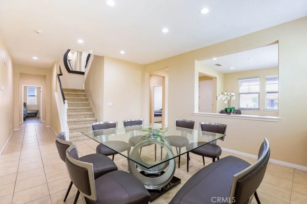 6877 Thistle Street Eastvale, CA 92880