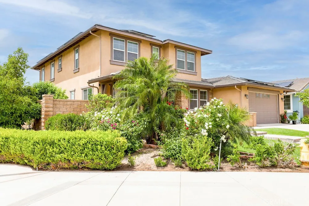 6877 Thistle Street Eastvale, CA 92880